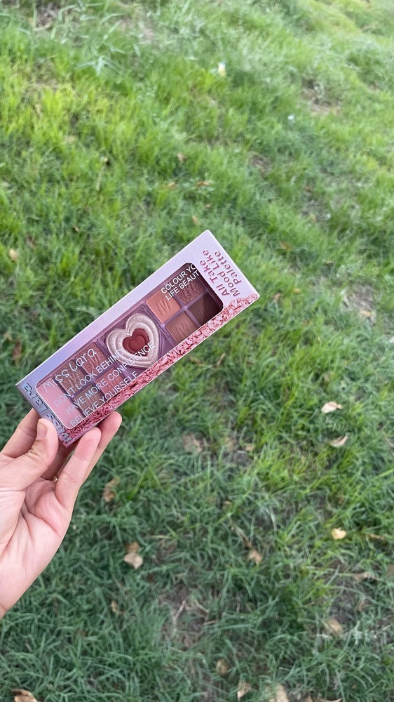 سایه میس لارا